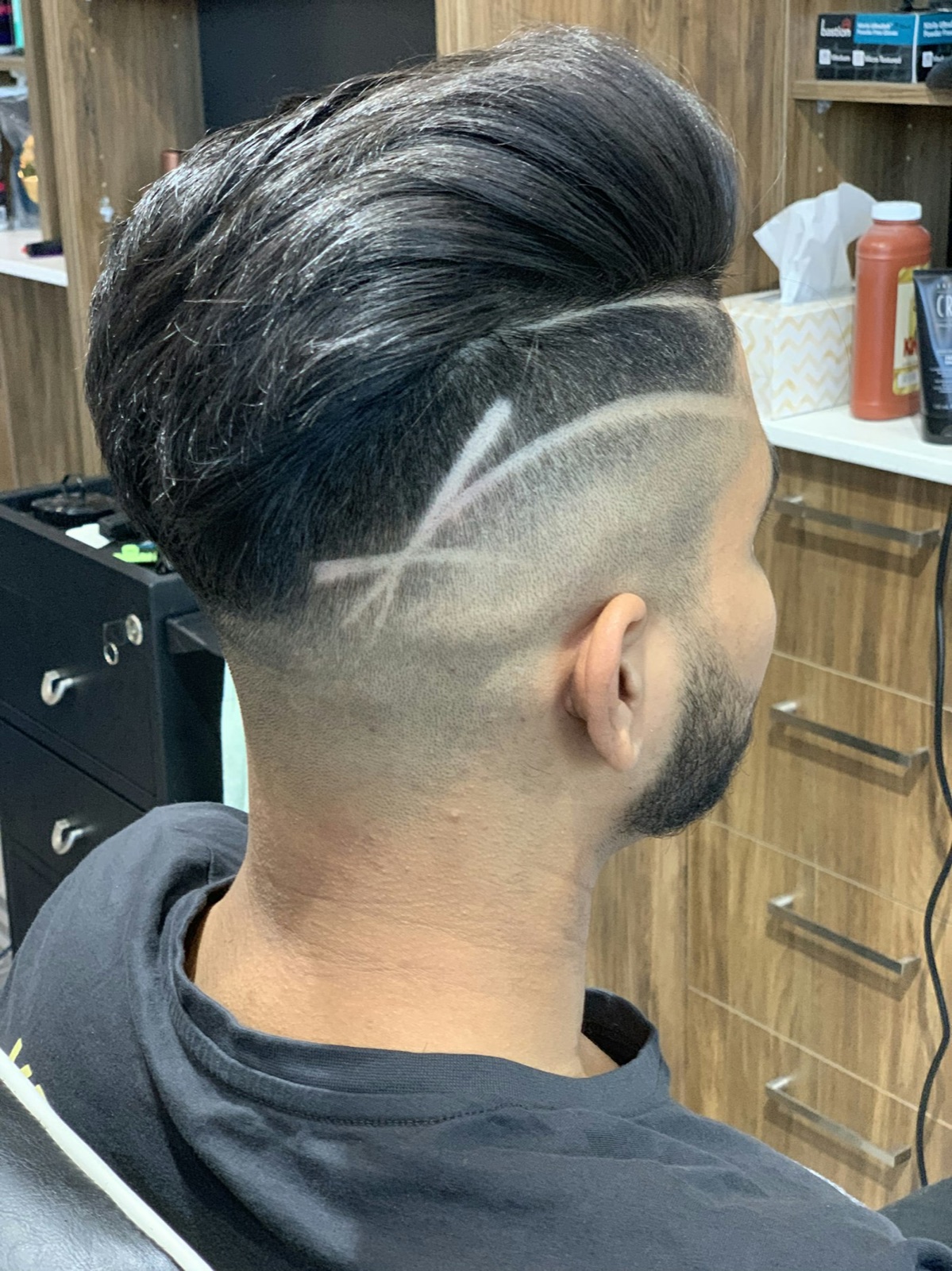 Corte con diseño a navaja